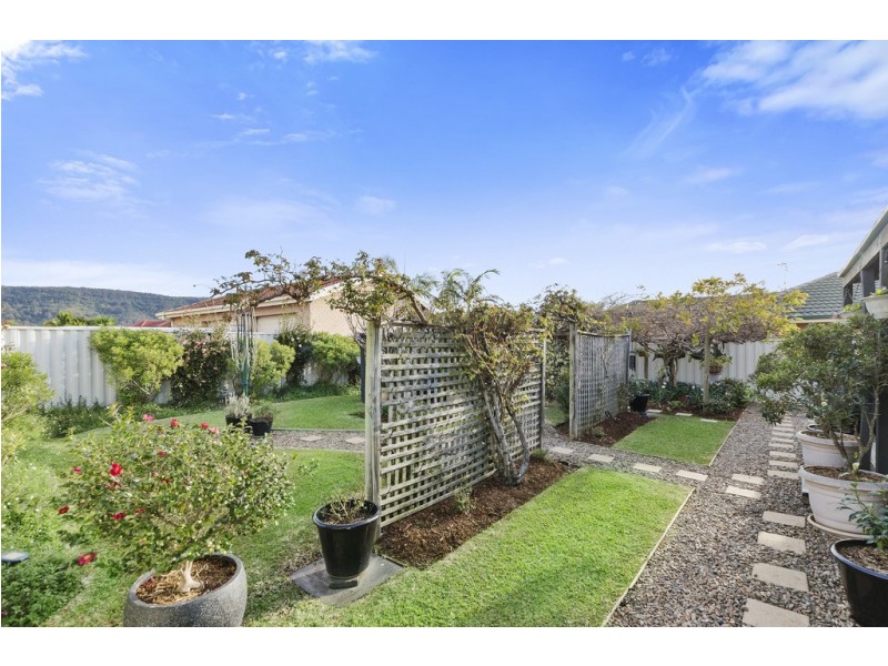 21 Fleet Crescent, Albion Park NSW 2527