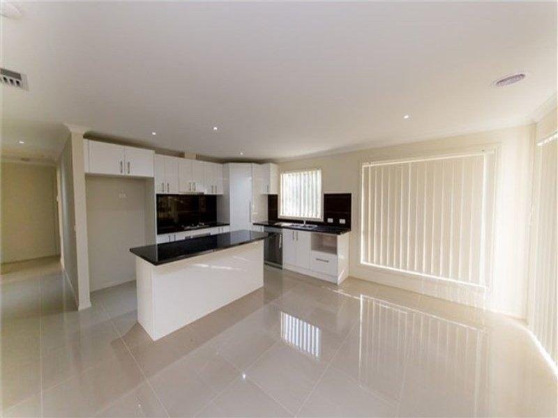 1/5 Lima Place, Pakenham VIC 3810