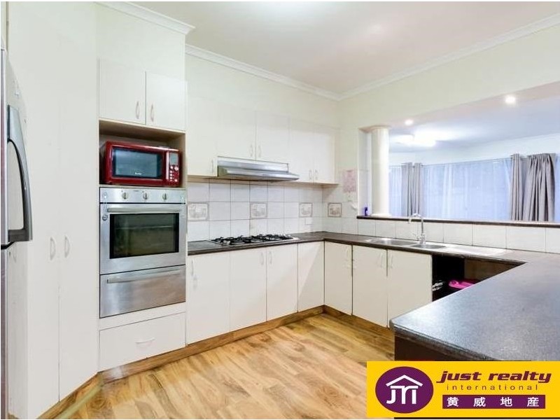 16 Bounty Way, Berwick VIC 3806