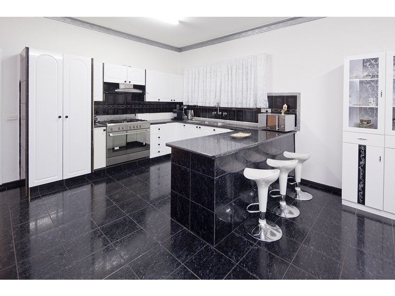 7 Schanck Place, Endeavour Hills VIC 3802