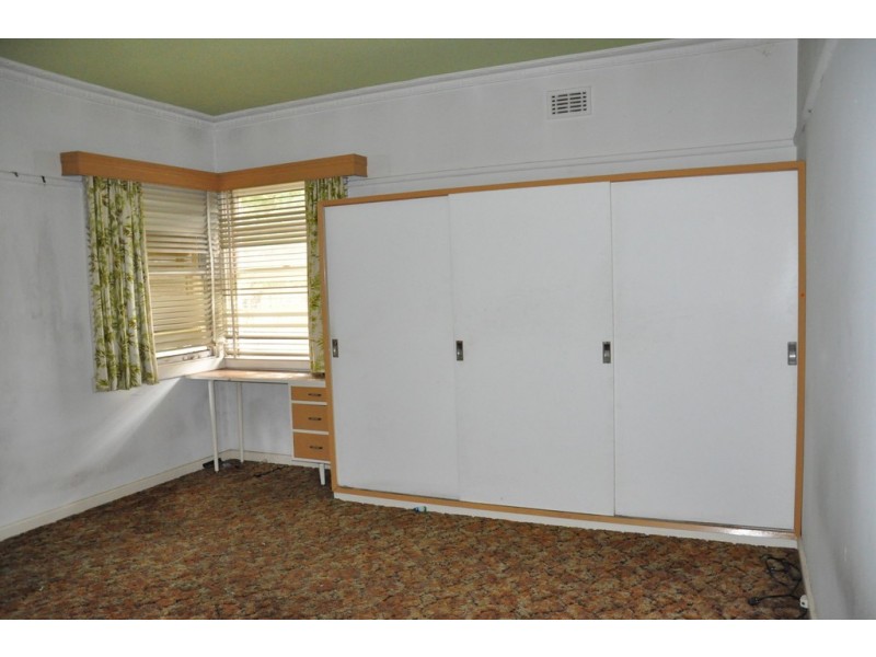 36 Wilma Avenue, Dandenong VIC 3175