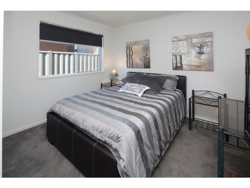 28 Minerva Avenue, Cranbourne West VIC 3977