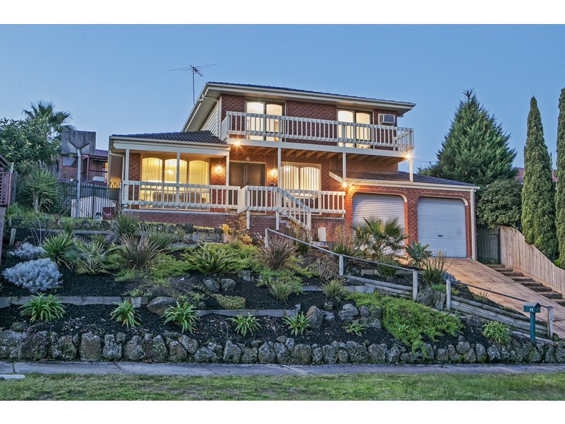 3 Morey Rise, Endeavour Hills VIC 3802