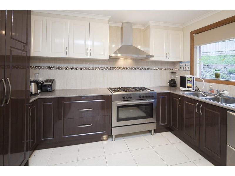 3 Morey Rise, Endeavour Hills VIC 3802