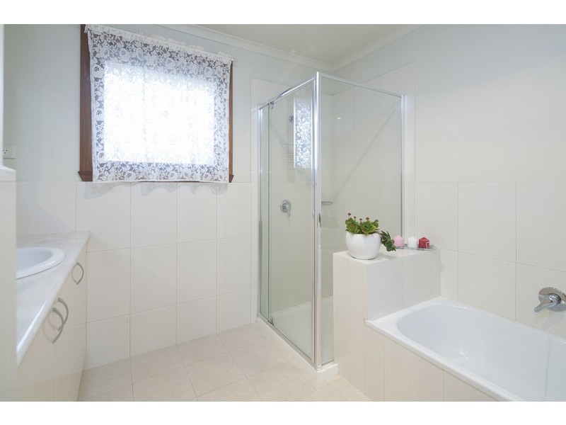 3 Morey Rise, Endeavour Hills VIC 3802