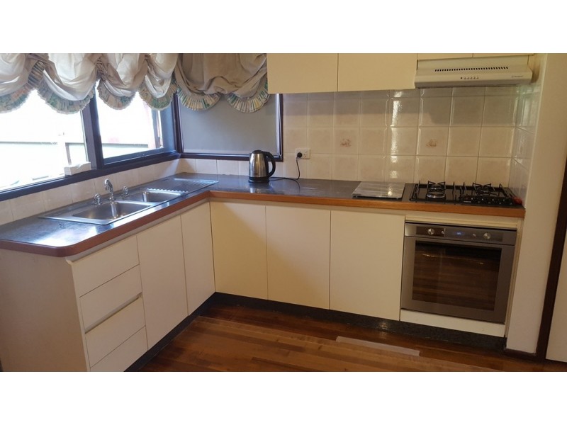 3 Ravenhill Crescent, Endeavour Hills VIC 3802