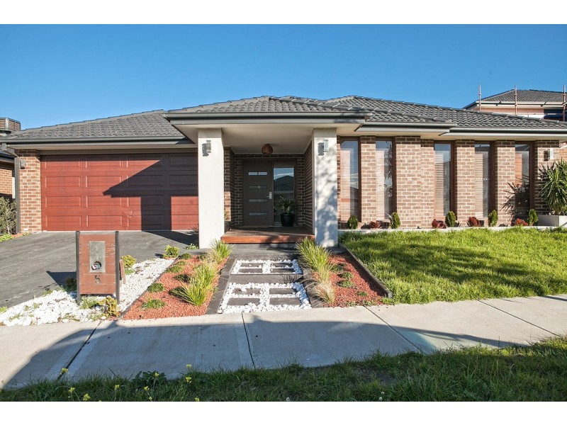 5 Prescott Drive, Cranbourne North VIC 3977
