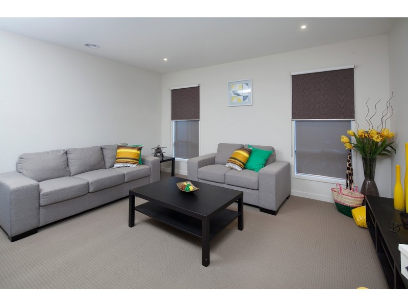 5 Prescott Drive, Cranbourne North VIC 3977