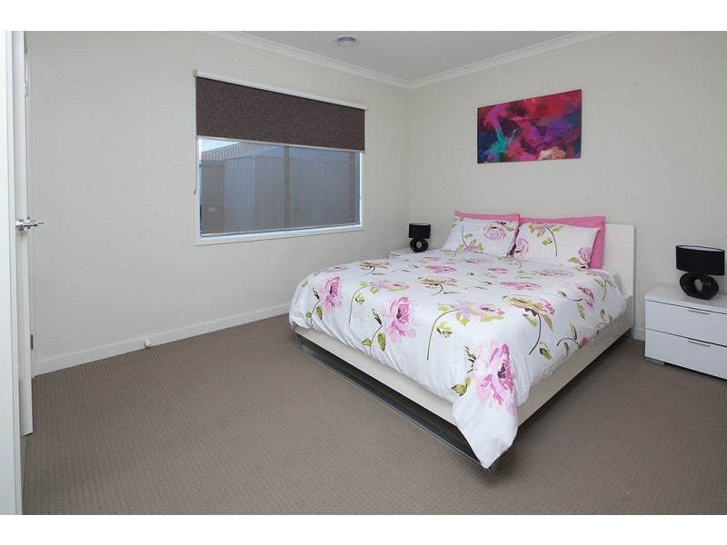 5 Prescott Drive, Cranbourne North VIC 3977