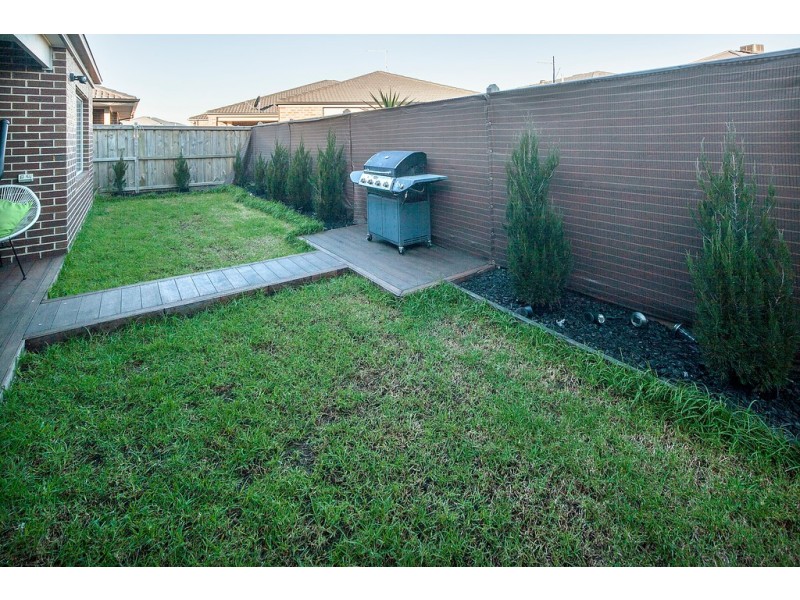 5 Prescott Drive, Cranbourne North VIC 3977