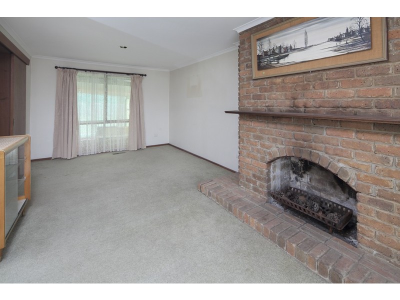 8 Rhonda Close, Endeavour Hills VIC 3802