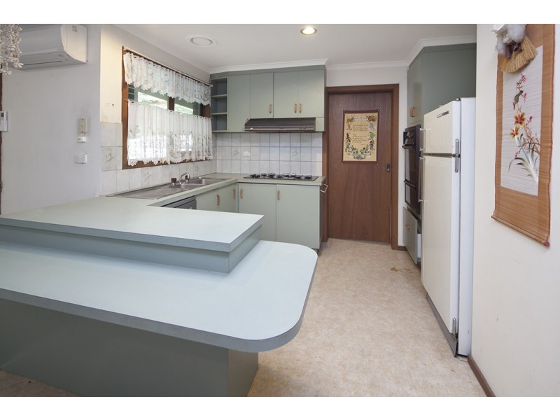 8 Rhonda Close, Endeavour Hills VIC 3802