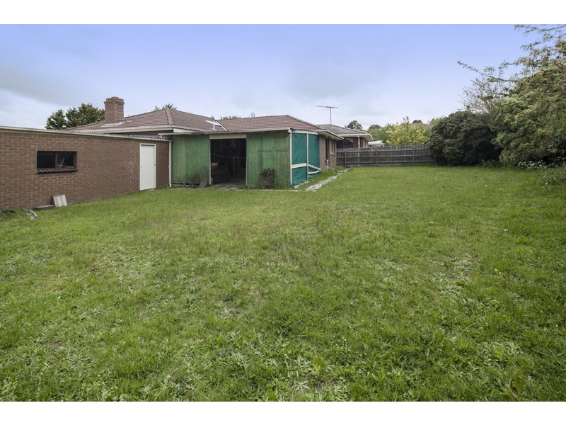 8 Rhonda Close, Endeavour Hills VIC 3802