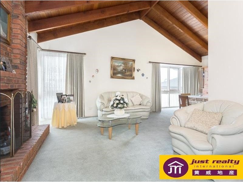 24 Sienna Crescent, Endeavour Hills VIC 3802