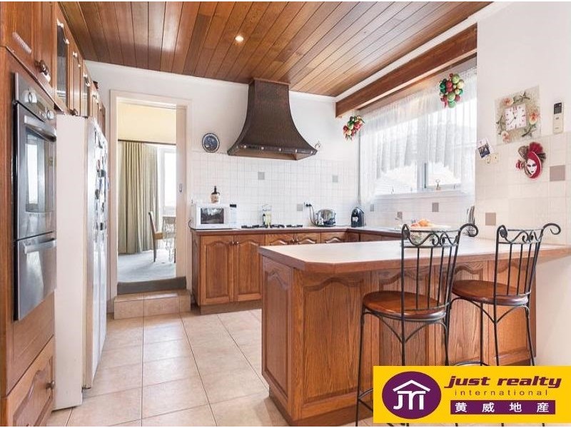 24 Sienna Crescent, Endeavour Hills VIC 3802