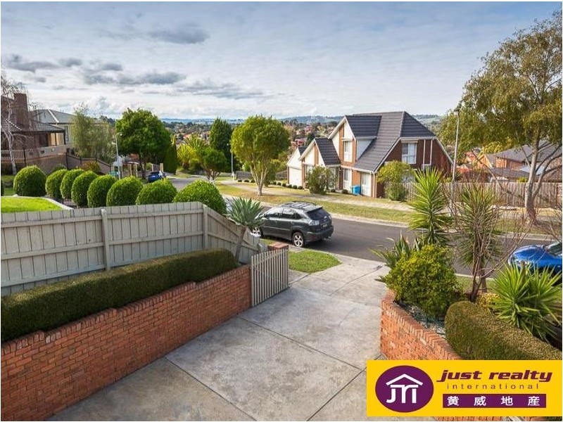 24 Sienna Crescent, Endeavour Hills VIC 3802