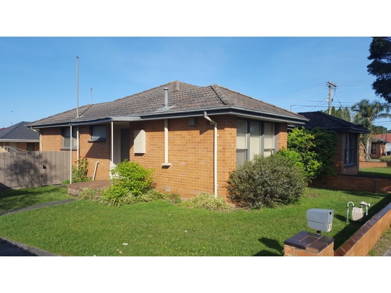 18 Pinewood Ave, Dandenong North VIC 3175