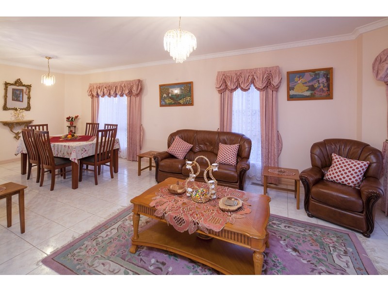 19 William Hovell Drive, Endeavour Hills VIC 3802