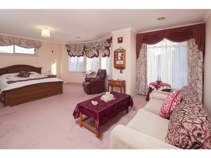 19 William Hovell Drive, Endeavour Hills VIC 3802