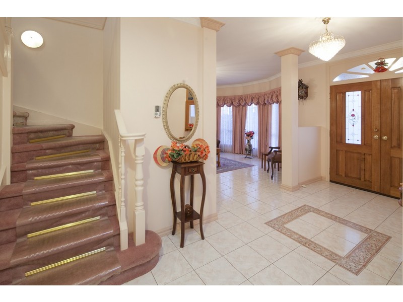 19 William Hovell Drive, Endeavour Hills VIC 3802