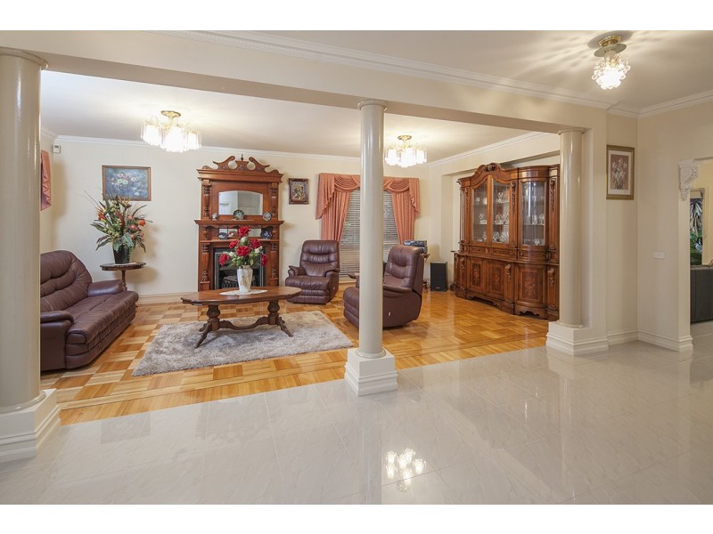 52 Crawley Road, Narre Warren North VIC 3804