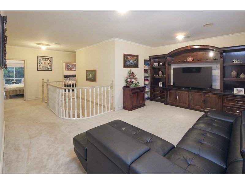 52 Crawley Road, Narre Warren North VIC 3804