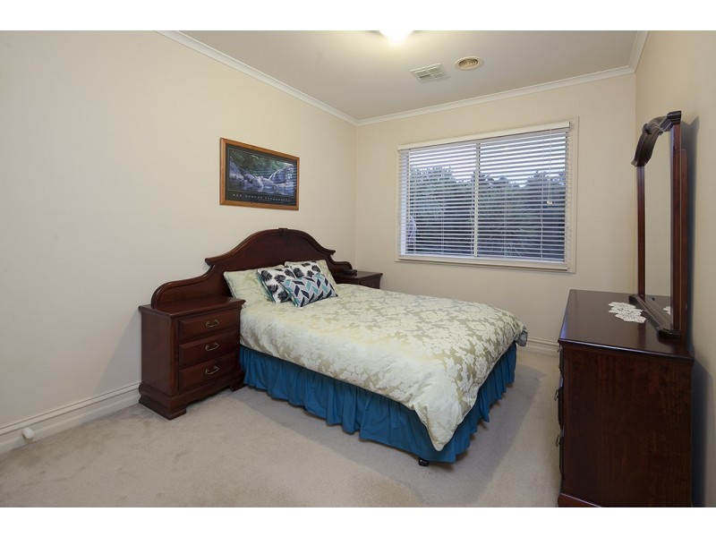 52 Crawley Road, Narre Warren North VIC 3804