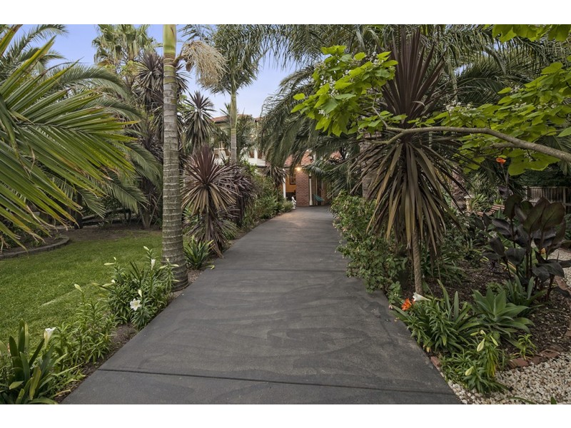 52 Crawley Road, Narre Warren North VIC 3804