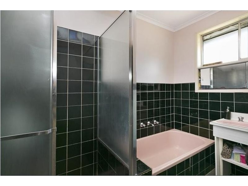 2/16 STAWELL STREET, Cranbourne VIC 3977