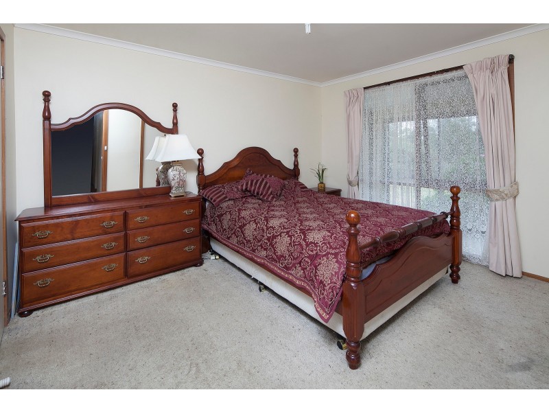 8 Currawong Grove, Cannons Creek VIC 3977