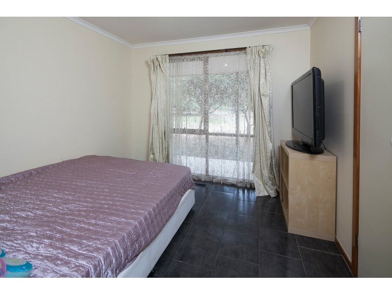 8 Currawong Grove, Cannons Creek VIC 3977