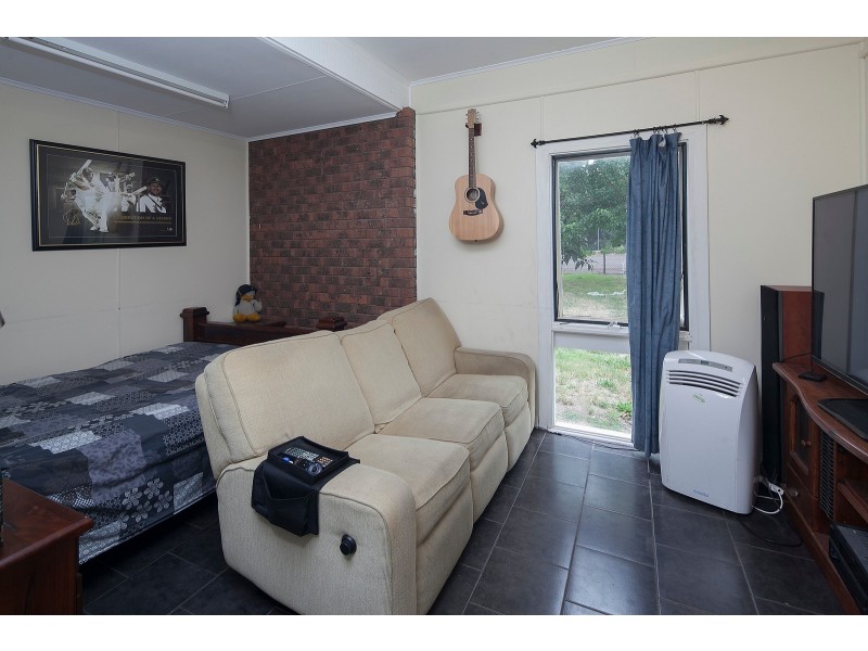 8 Currawong Grove, Cannons Creek VIC 3977