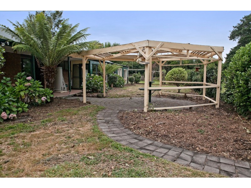 8 Currawong Grove, Cannons Creek VIC 3977