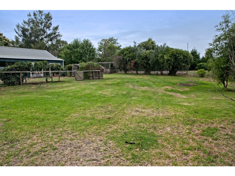 8 Currawong Grove, Cannons Creek VIC 3977