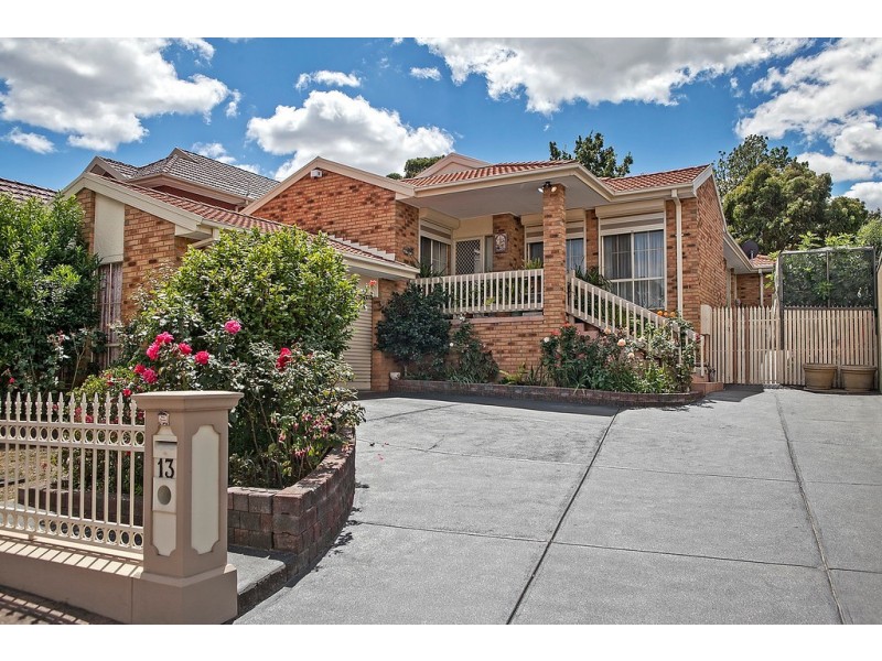 13 Frangipani Close, Endeavour Hills VIC 3802