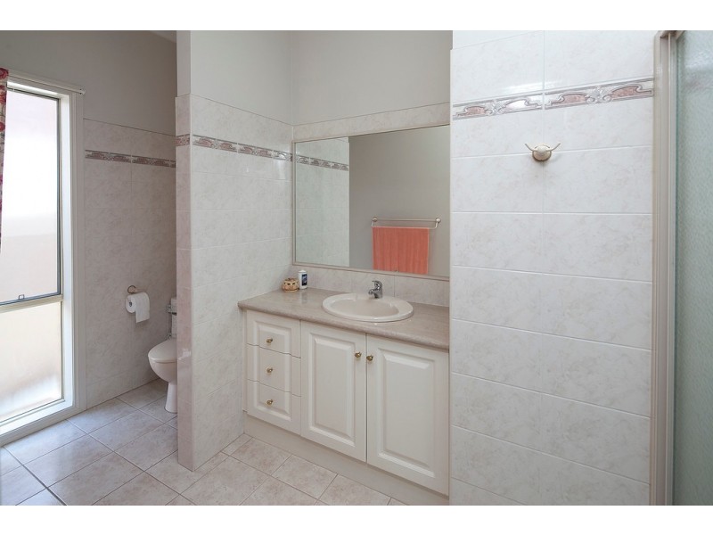 13 Frangipani Close, Endeavour Hills VIC 3802