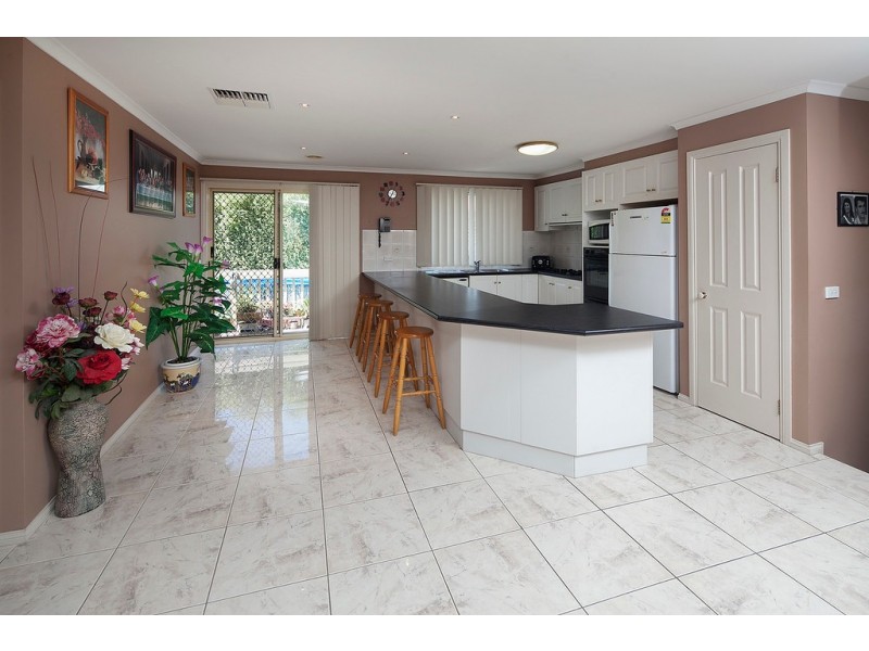 13 Frangipani Close, Endeavour Hills VIC 3802