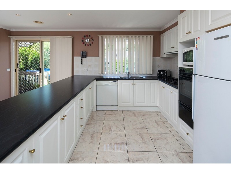 13 Frangipani Close, Endeavour Hills VIC 3802