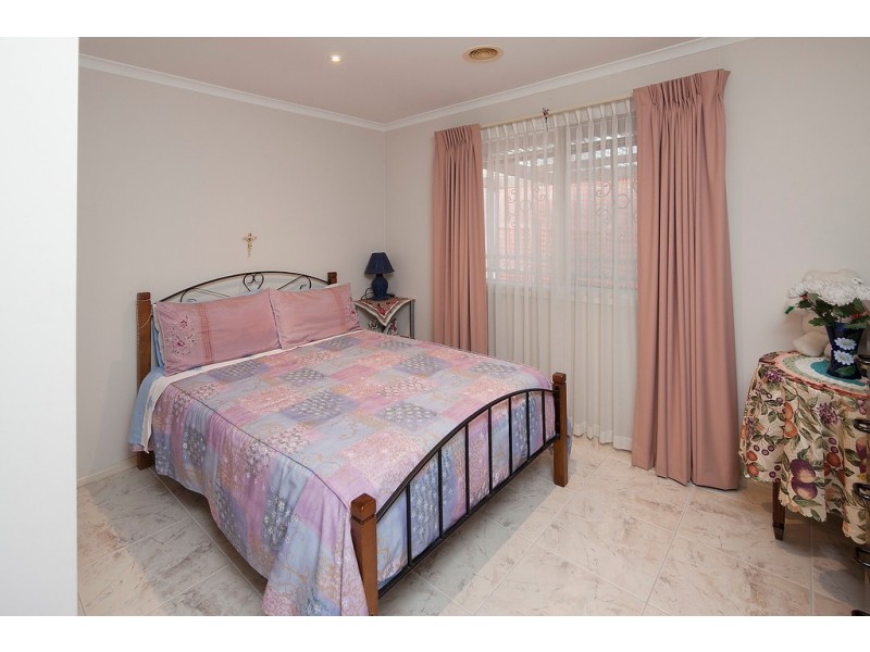 13 Frangipani Close, Endeavour Hills VIC 3802