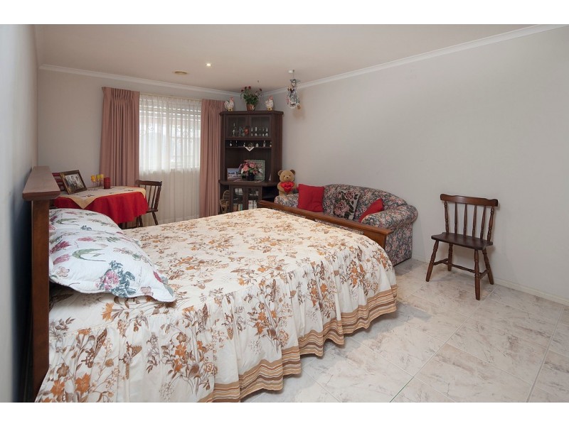 13 Frangipani Close, Endeavour Hills VIC 3802