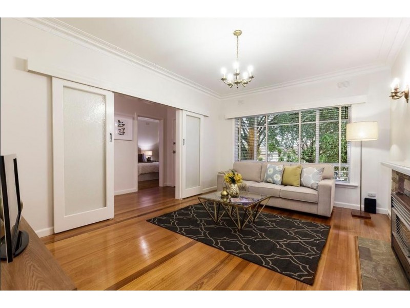 13 Torquay Avenue, Chadstone VIC 3148