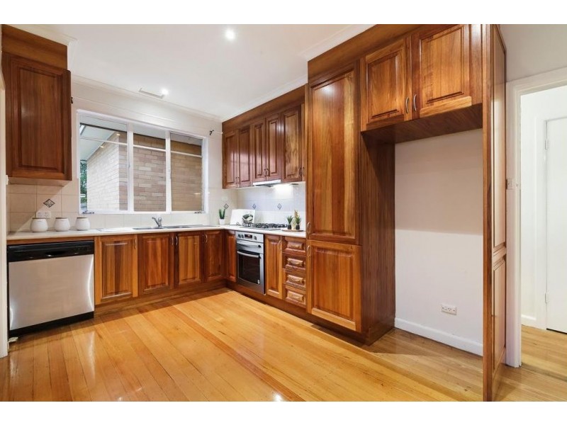 13 Torquay Avenue, Chadstone VIC 3148