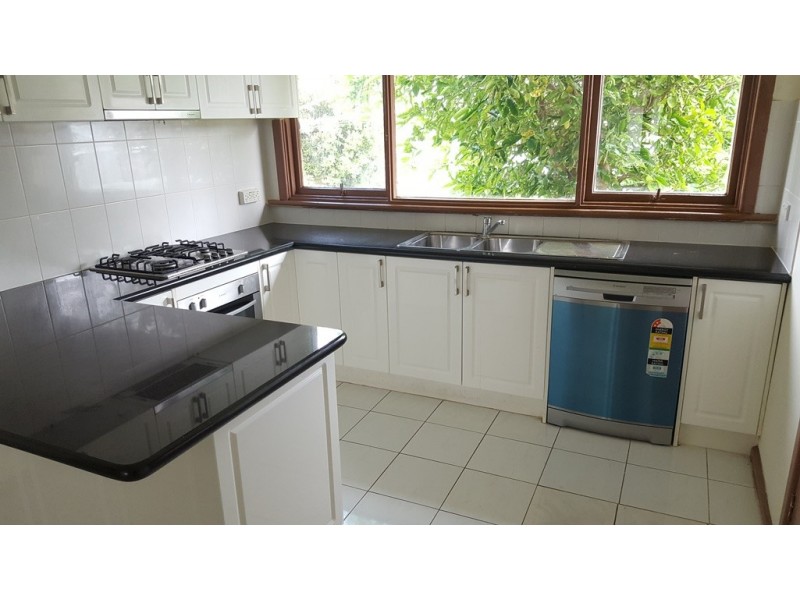 8 Renfree St, Dandenong VIC 3175