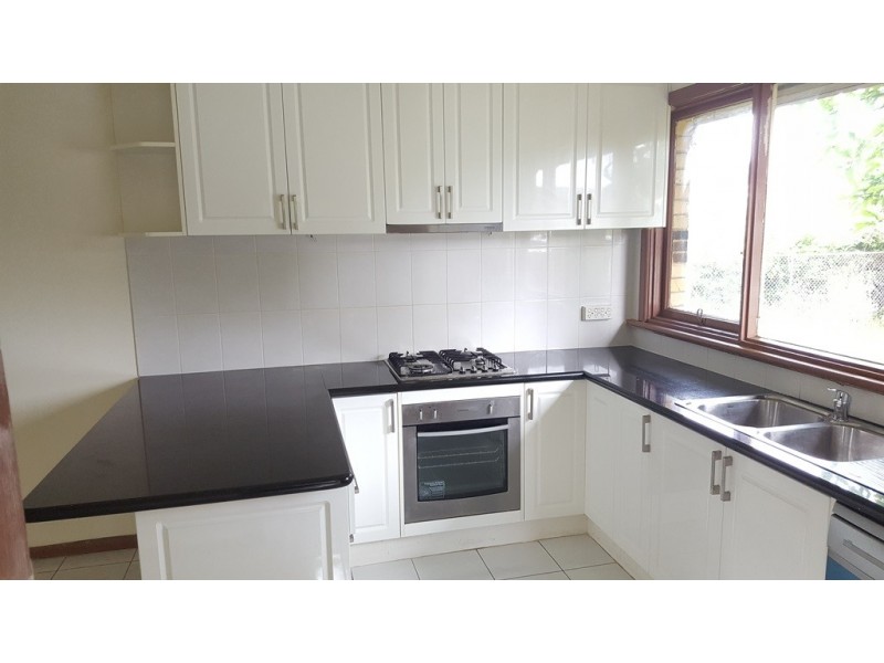 8 Renfree St, Dandenong VIC 3175