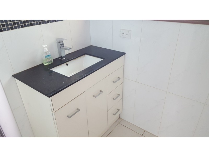 8 Renfree St, Dandenong VIC 3175