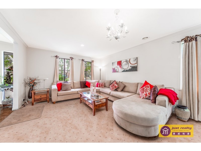 35 Banyalla Drive, Cranbourne West VIC 3977