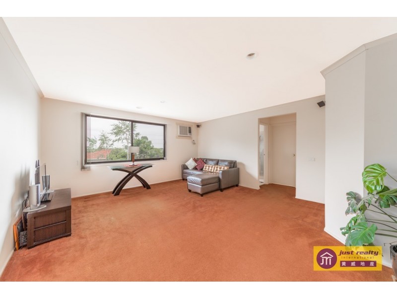 35 Banyalla Drive, Cranbourne West VIC 3977