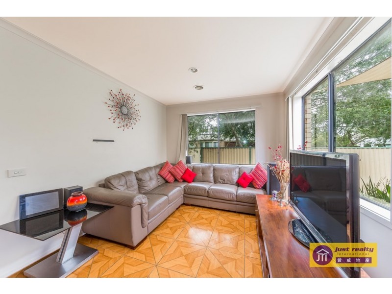 35 Banyalla Drive, Cranbourne West VIC 3977