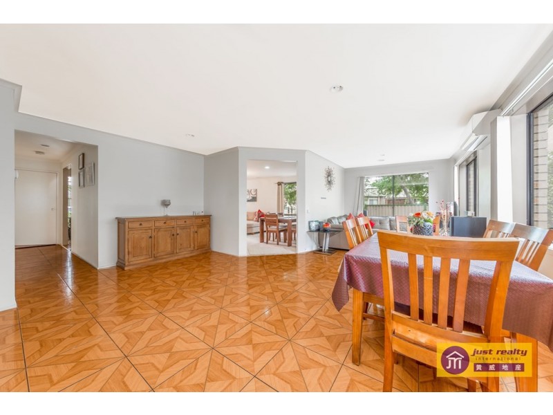 35 Banyalla Drive, Cranbourne West VIC 3977