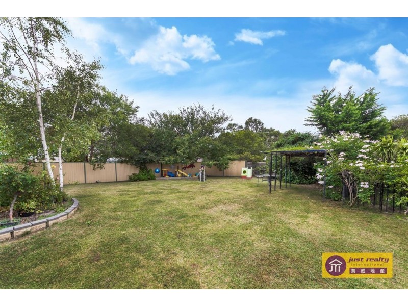 35 Banyalla Drive, Cranbourne West VIC 3977